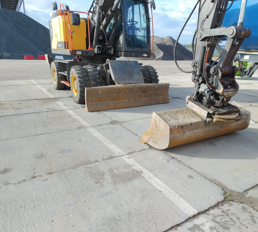 VOLVO EWR170E - Escavadeira de rodas: foto 4 VOLVO EWR170E - Escavadeira de rodas: foto 4