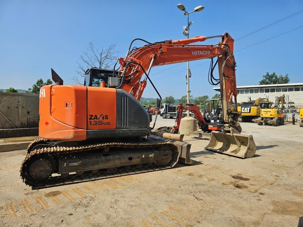 HITACHI ZX 135 US - Escavadora de rastos: foto 4 HITACHI ZX 135 US - Escavadora de rastos: foto 4