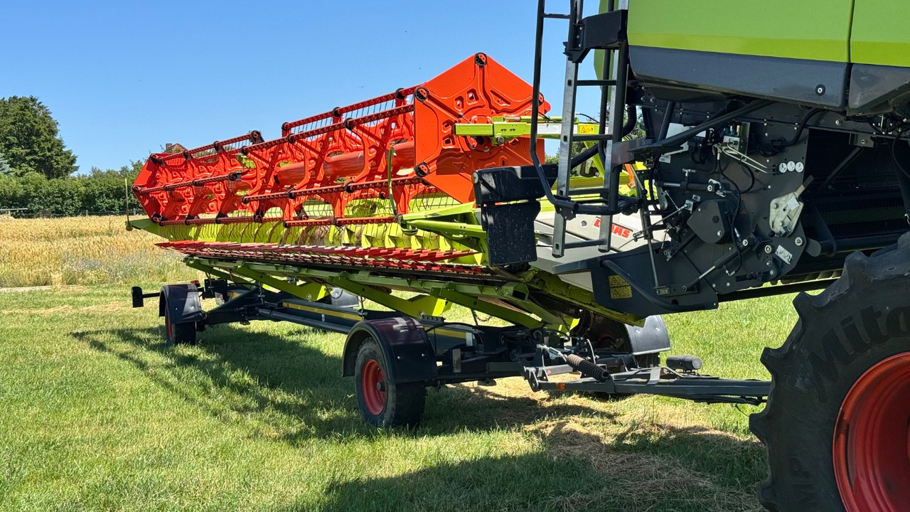 CLAAS Lexion 6900 TerraTrac 890 full Options - Ceifeira debulhadora: foto 3 CLAAS Lexion 6900 TerraTrac 890 full Options - Ceifeira debulhadora: foto 3