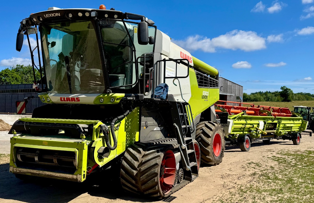 CLAAS Lexion 6900 TerraTrac 890 full Options - Ceifeira debulhadora: foto 1 CLAAS Lexion 6900 TerraTrac 890 full Options - Ceifeira debulhadora: foto 1