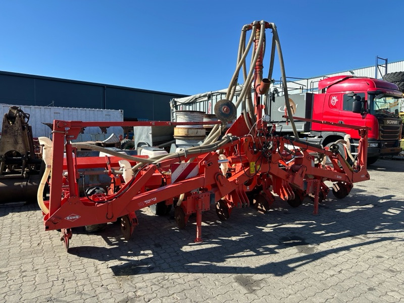 Kuhn Maxima 8 Reihen - Semeadeira: foto 1 Kuhn Maxima 8 Reihen - Semeadeira: foto 1