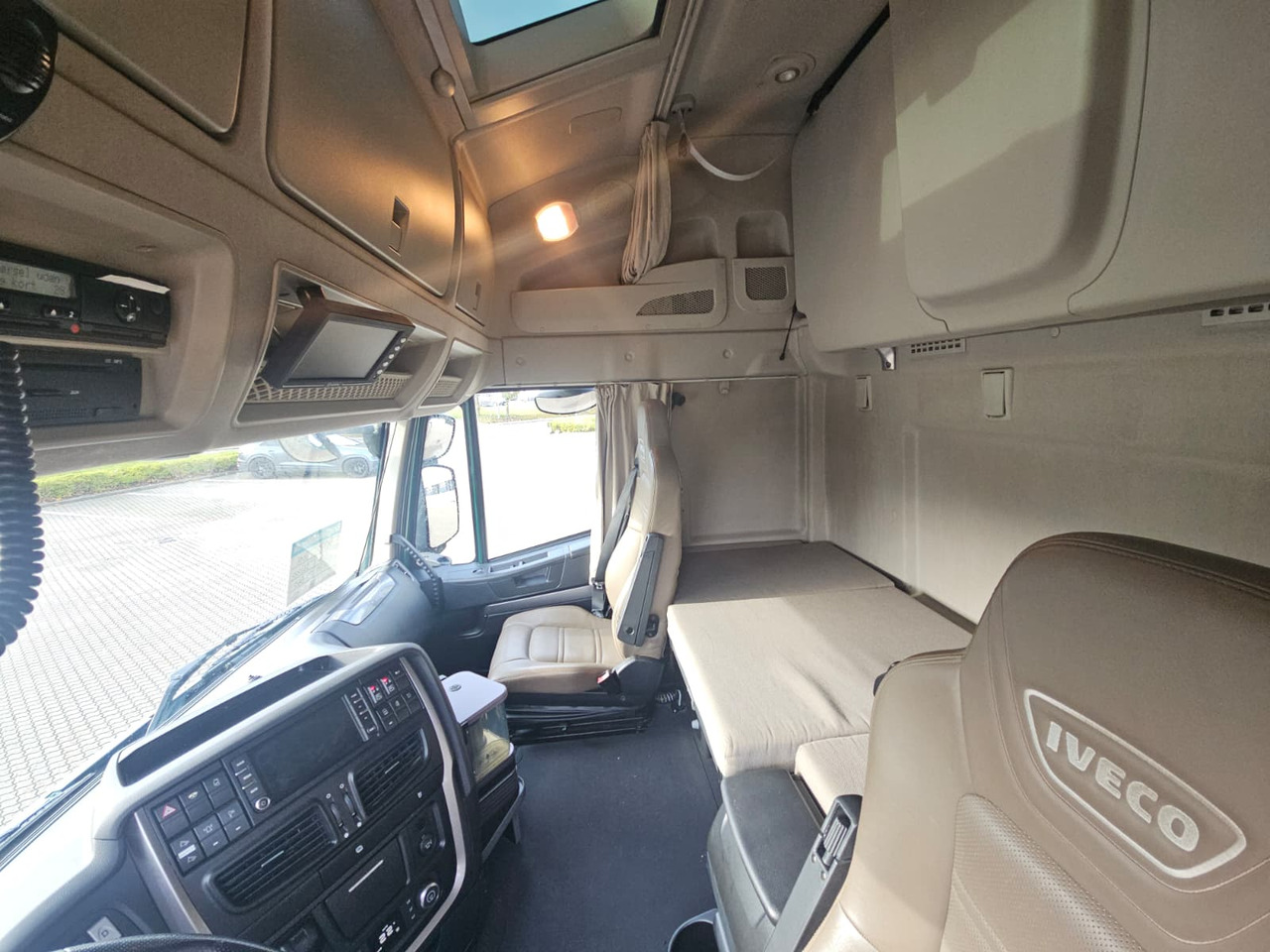 Iveco Stralis 560 6x4 - Caminhão transportador de contêineres/ Caixa móvel: foto 5 Iveco Stralis 560 6x4 - Caminhão transportador de contêineres/ Caixa móvel: foto 5