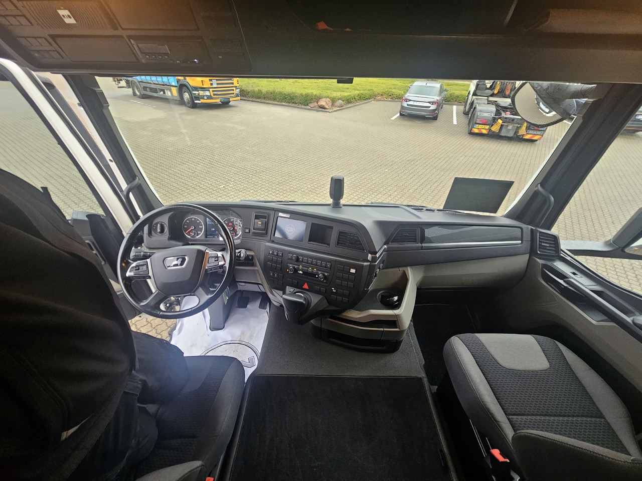 Caminhão com lona MAN TGL 12.250: foto 13