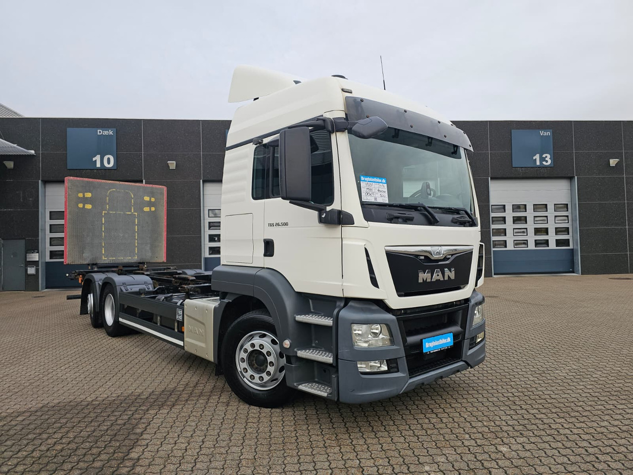 MAN TGS 26.500 6X2-4 - Caminhão transportador de contêineres/ Caixa móvel: foto 2 MAN TGS 26.500 6X2-4 - Caminhão transportador de contêineres/ Caixa móvel: foto 2