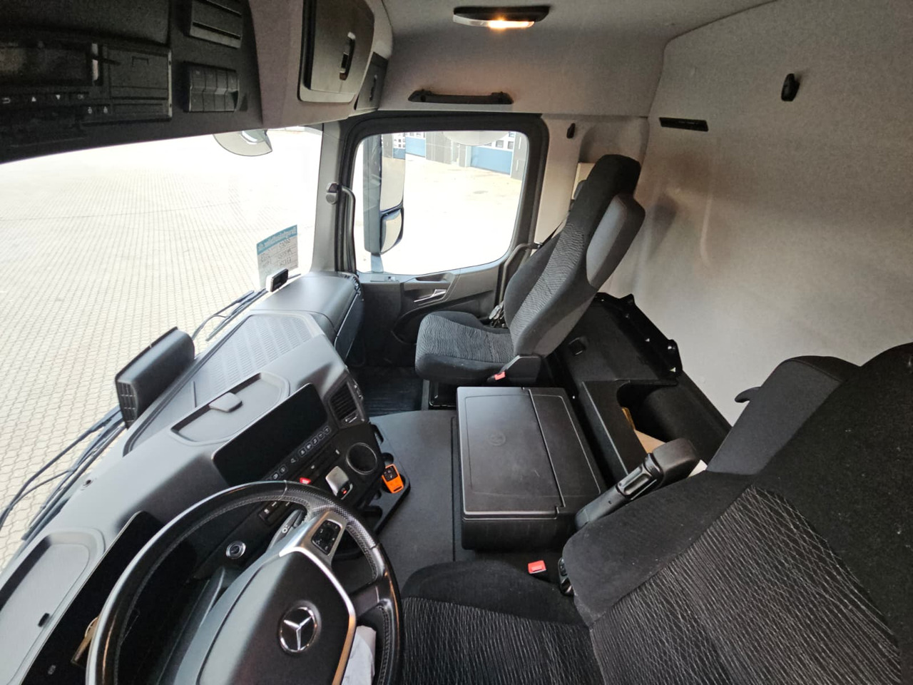 Mercedes Actros 1845 - Camião de caixa aberta/ Plataforma: foto 5 Mercedes Actros 1845 - Camião de caixa aberta/ Plataforma: foto 5