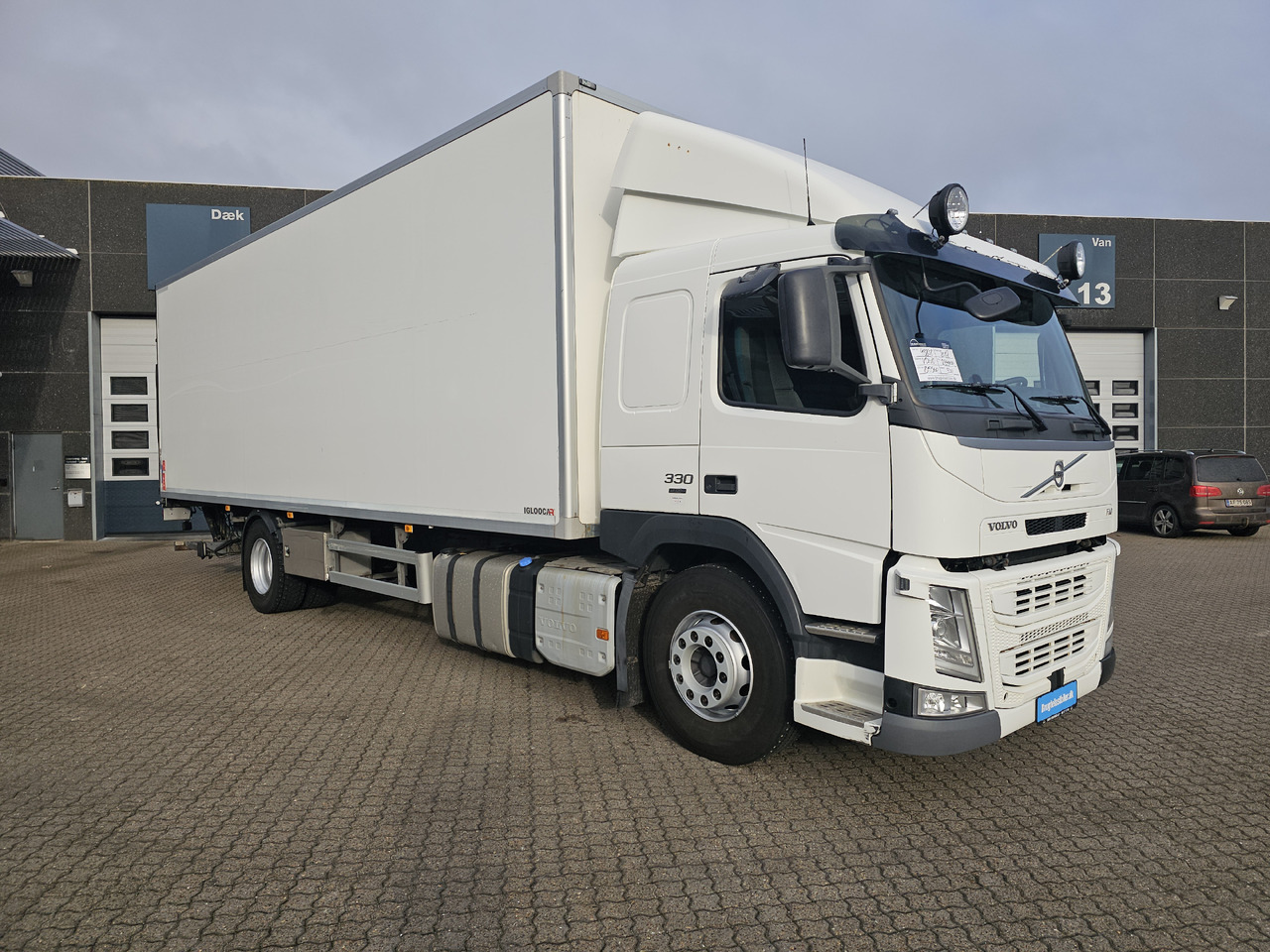 Volvo FM330 - Caminhão frigorífico: foto 2 Volvo FM330 - Caminhão frigorífico: foto 2