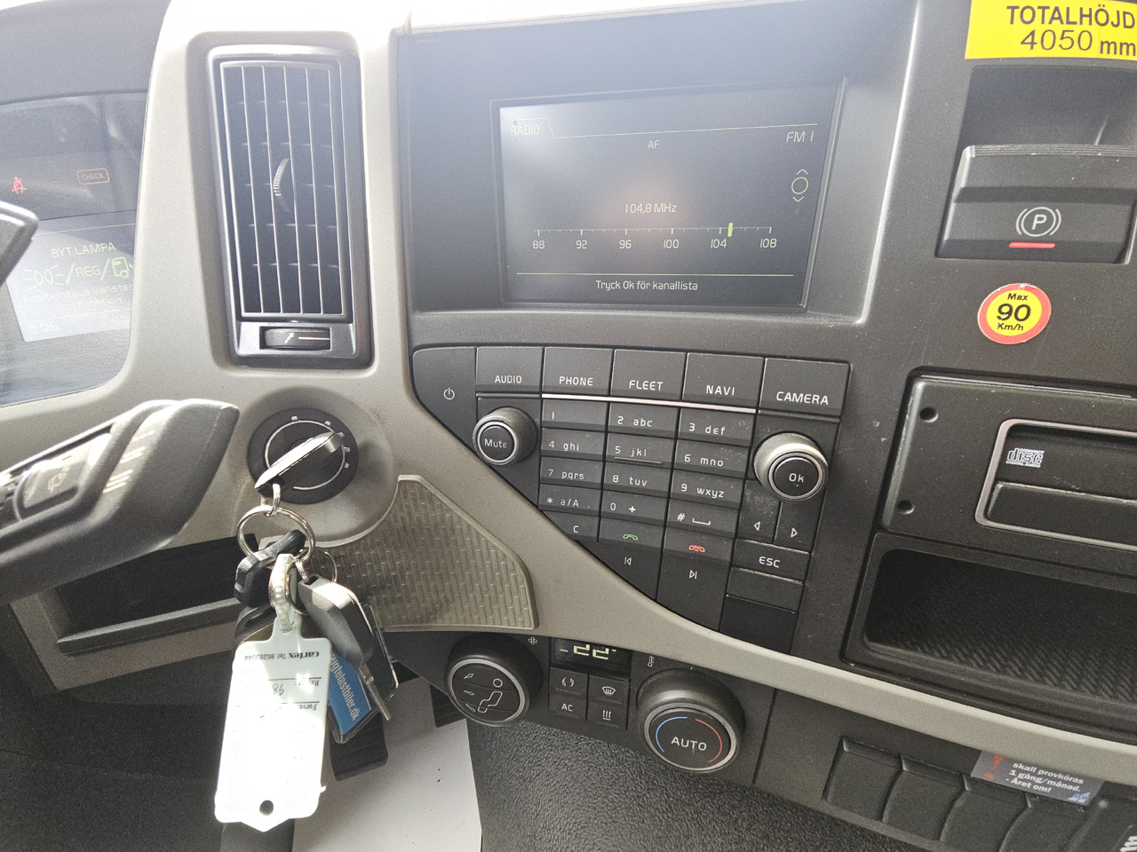 Caminhão furgão Volvo FM340: foto 20