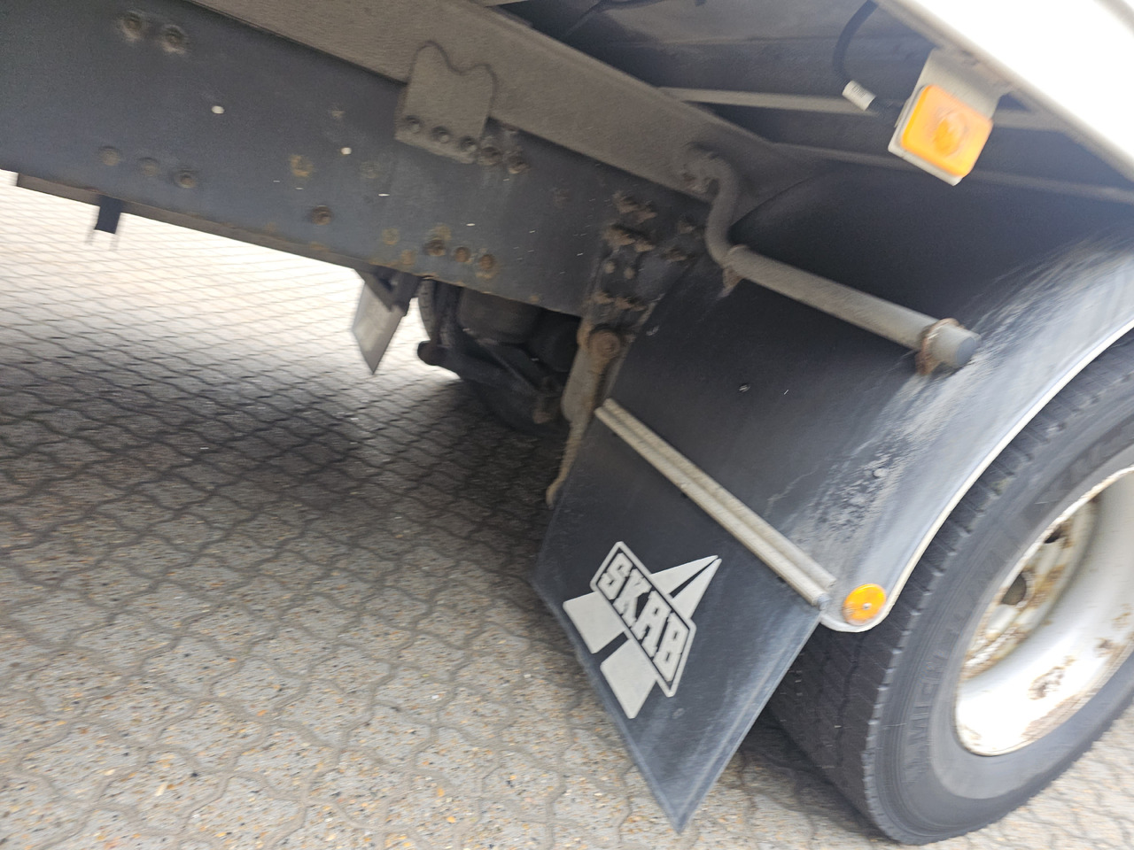 Caminhão furgão Volvo FM340: foto 26