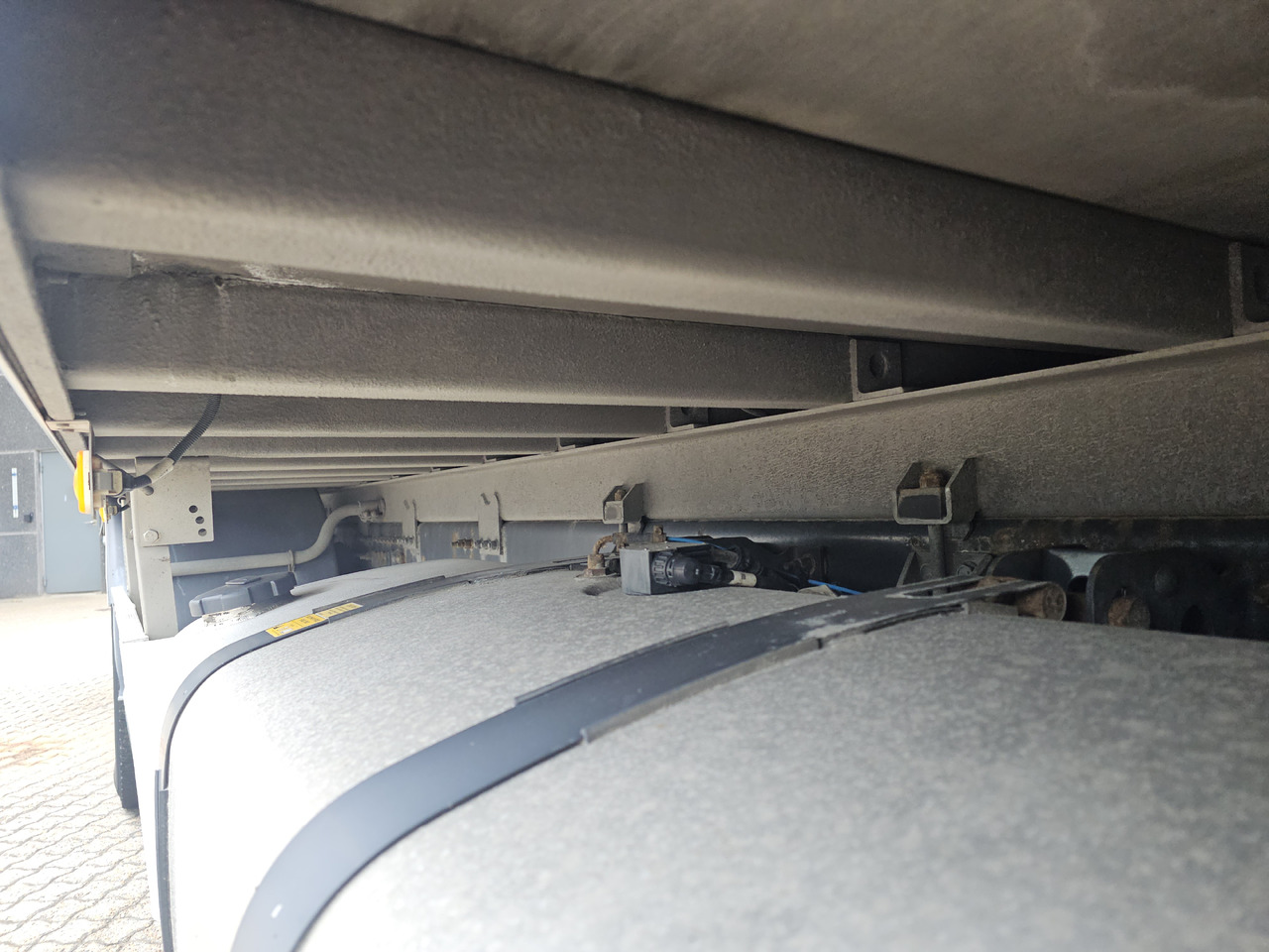 Caminhão furgão Volvo FM340: foto 22