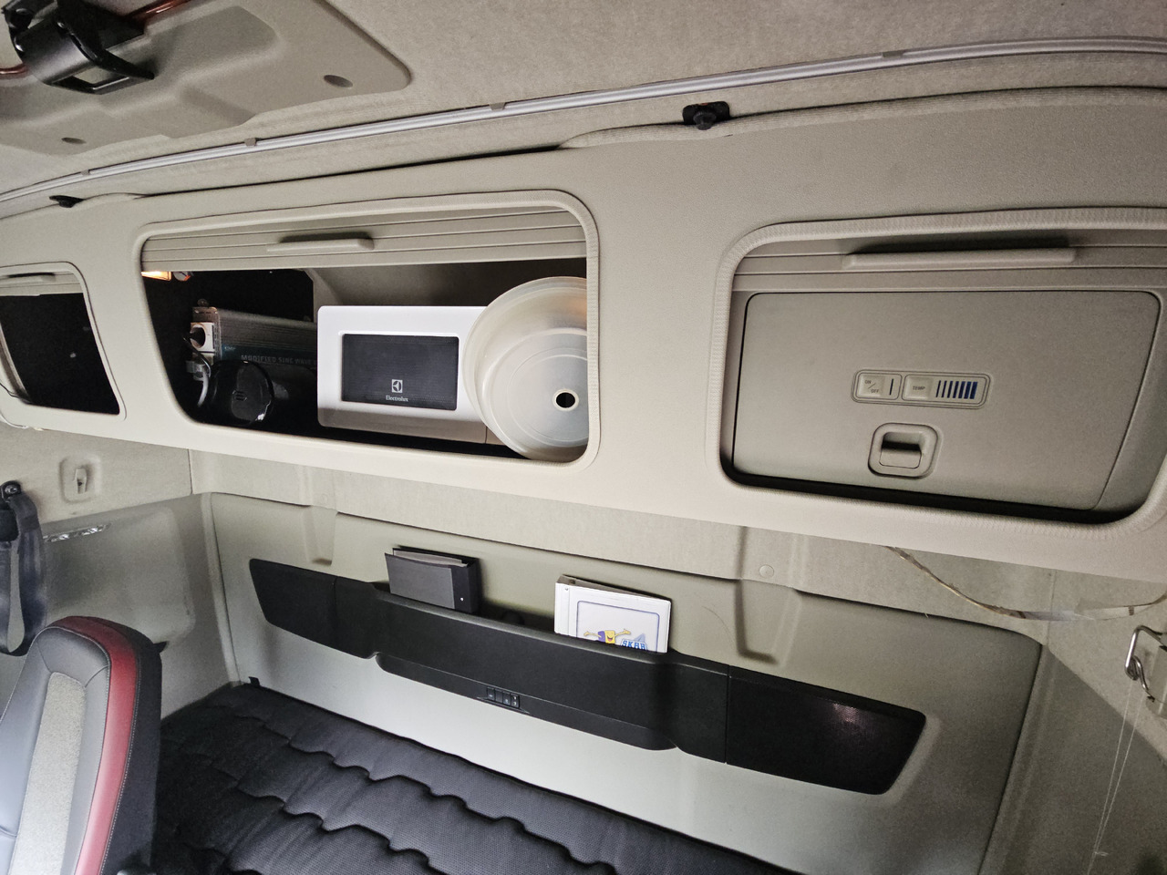 Caminhão furgão Volvo FM340: foto 12