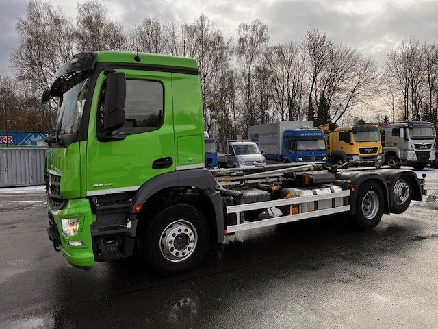 Mercedes-Benz Arocs 2643 Mit Meiller Abrollkipper Top - Caminhão polibenne: foto 1 Mercedes-Benz Arocs 2643 Mit Meiller Abrollkipper Top - Caminhão polibenne: foto 1