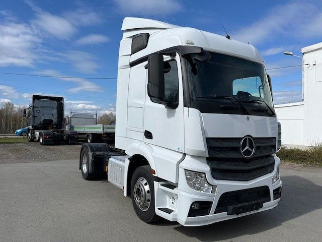 Mercedes-Benz Actros 1845 Sattelzugmaschine TOP gepflegt! Mercedes-Benz Actros 1845 Sattelzugmaschine TOP gepflegt! - Tractor: foto 4 Mercedes-Benz Actros 1845 Sattelzugmaschine TOP gepflegt! Mercedes-Benz Actros 1845 Sattelzugmaschine TOP gepflegt! - Tractor: foto 4