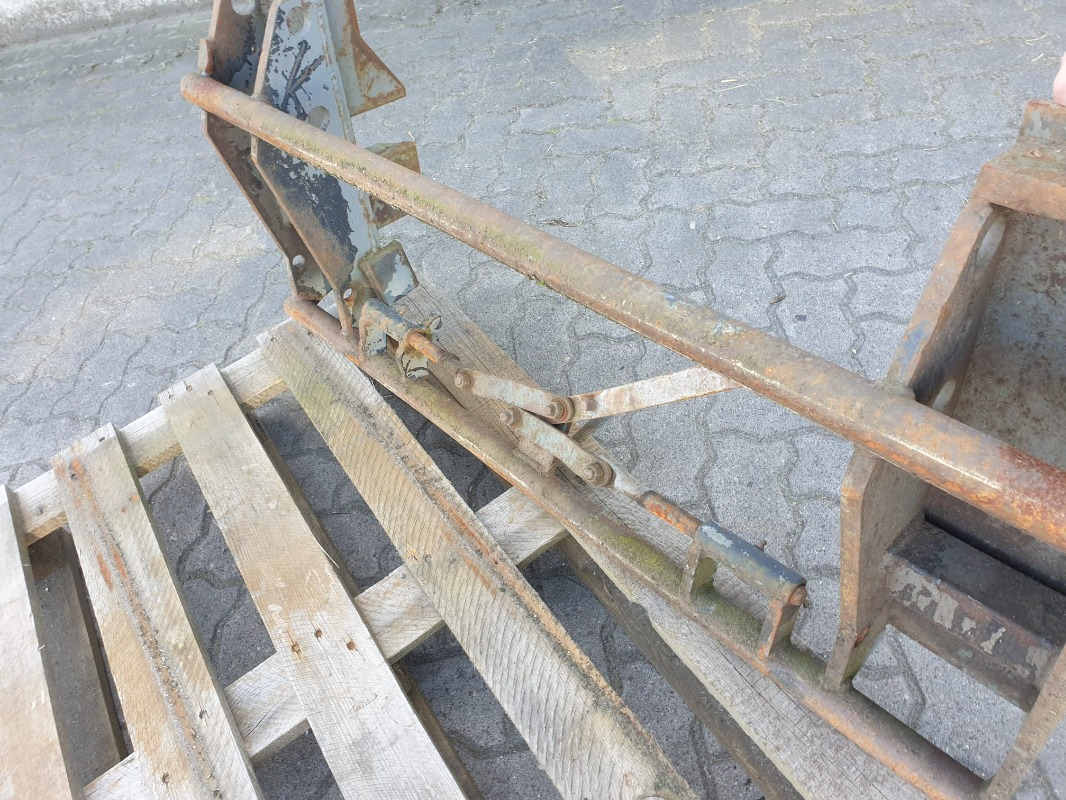 ADAPTERRAHMEN KRAMER / EURO - Carregador frontal para o trator: foto 4 ADAPTERRAHMEN KRAMER / EURO - Carregador frontal para o trator: foto 4