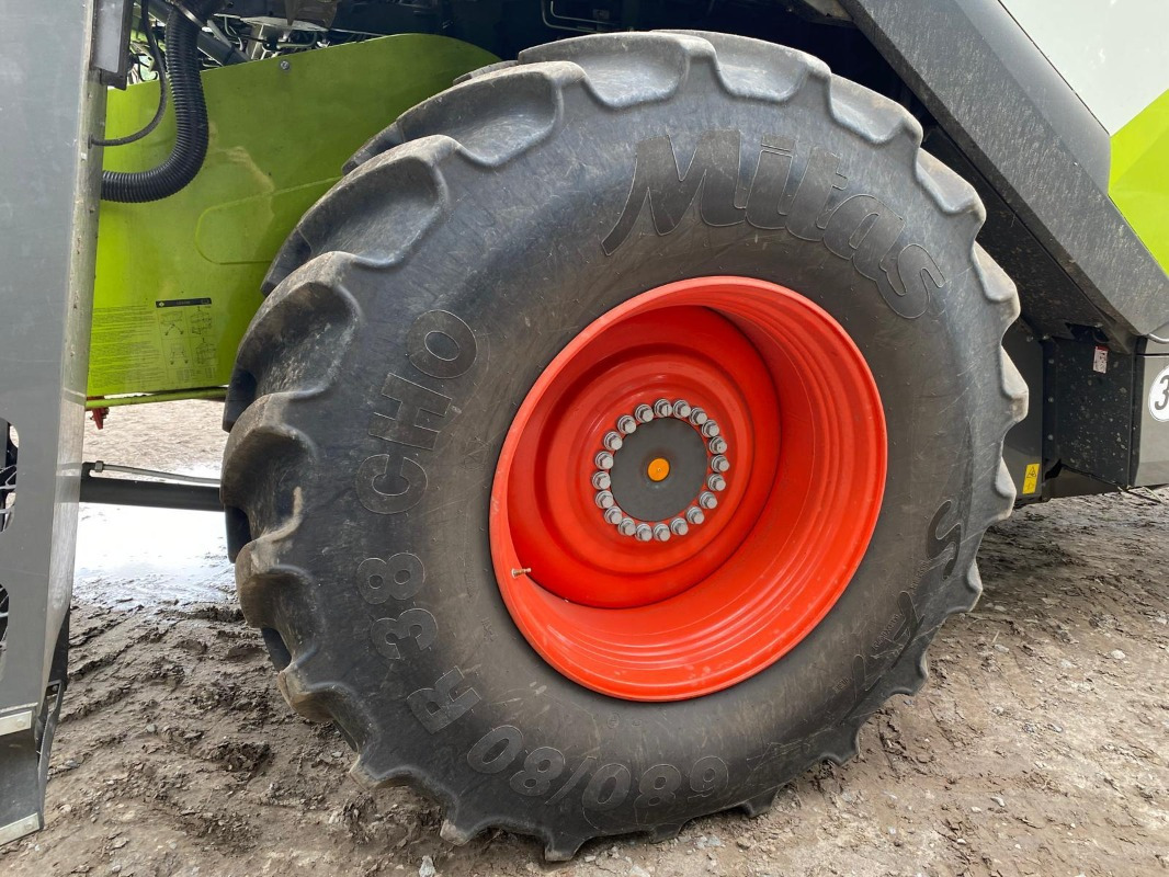 CLAAS Lexion 6800 mit Vario 930 Schneidwerk - Ceifeira debulhadora: foto 3 CLAAS Lexion 6800 mit Vario 930 Schneidwerk - Ceifeira debulhadora: foto 3