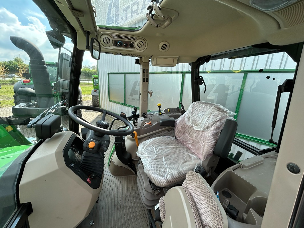 Trator nuevo John Deere 5100M **MIETRÜCKLÄUFER**: foto 17