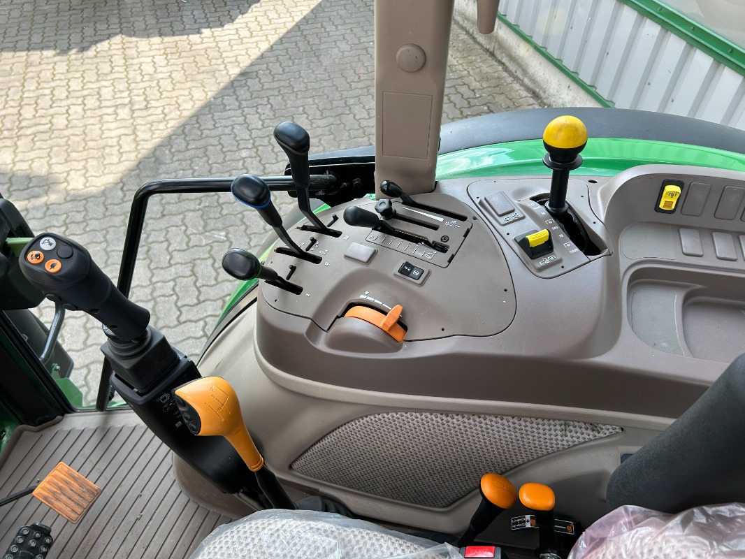Trator nuevo John Deere 5100M **MIETRÜCKLÄUFER**: foto 16