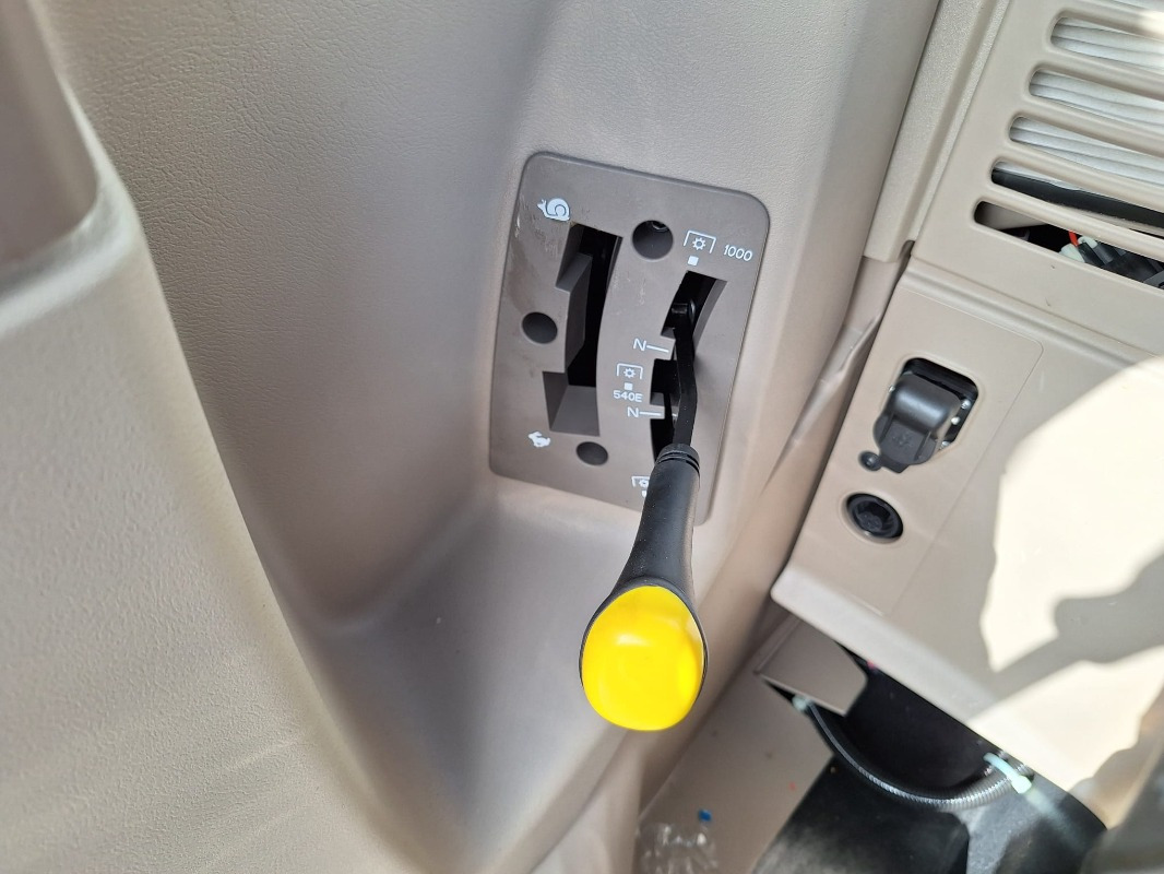 John Deere 6100M **MIETRÜCKLÄUFER** - Trator: foto 5 John Deere 6100M **MIETRÜCKLÄUFER** - Trator: foto 5