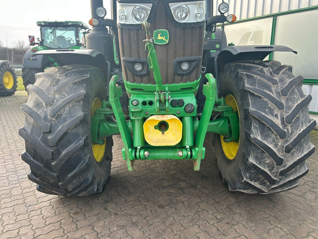 Trator John Deere 6215R: foto 7
