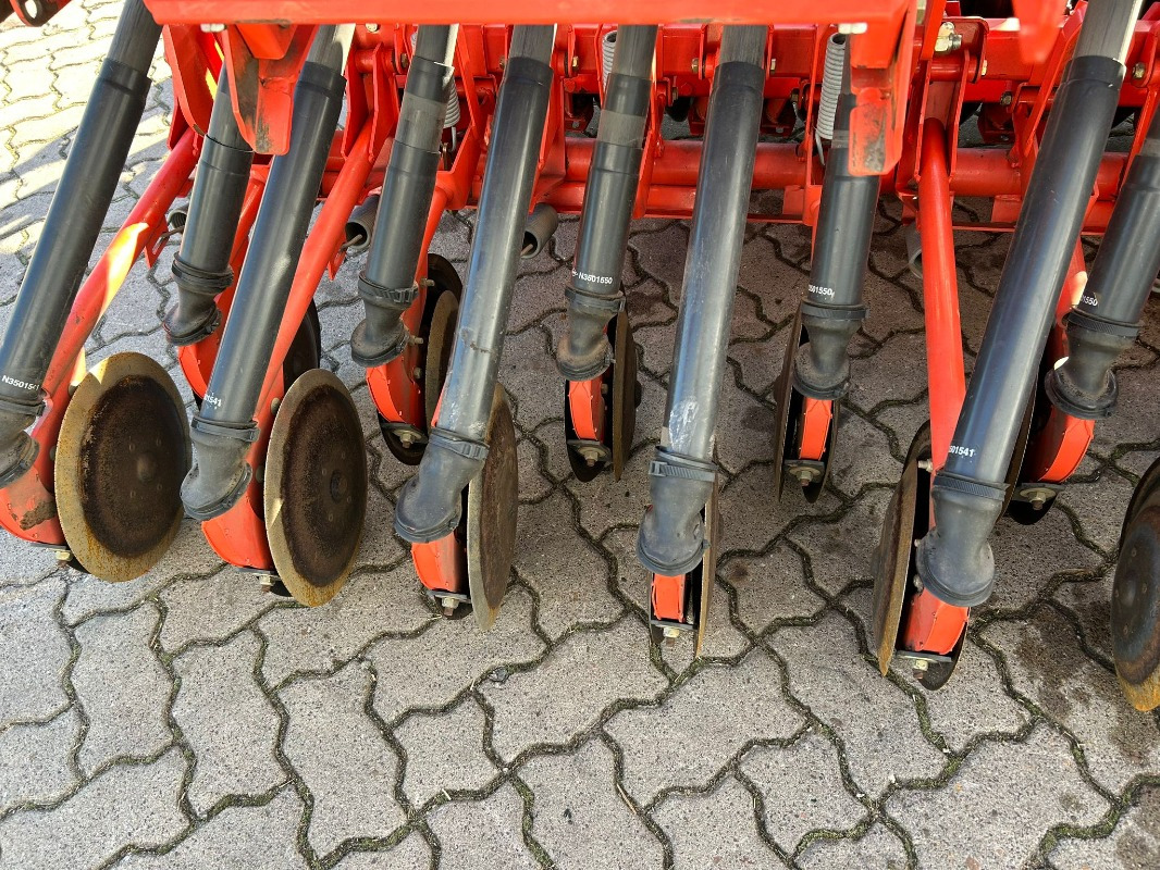 Kuhn Integra G II MIT 400 - Semeadora combinada: foto 2 Kuhn Integra G II MIT 400 - Semeadora combinada: foto 2
