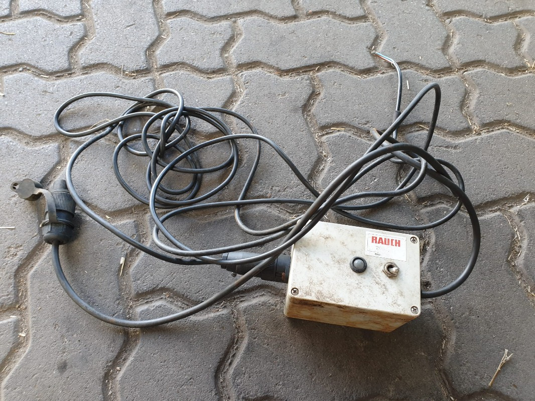 Saphir PLS 500/2013 - Espalhador de areia/ Sal: foto 4 Saphir PLS 500/2013 - Espalhador de areia/ Sal: foto 4