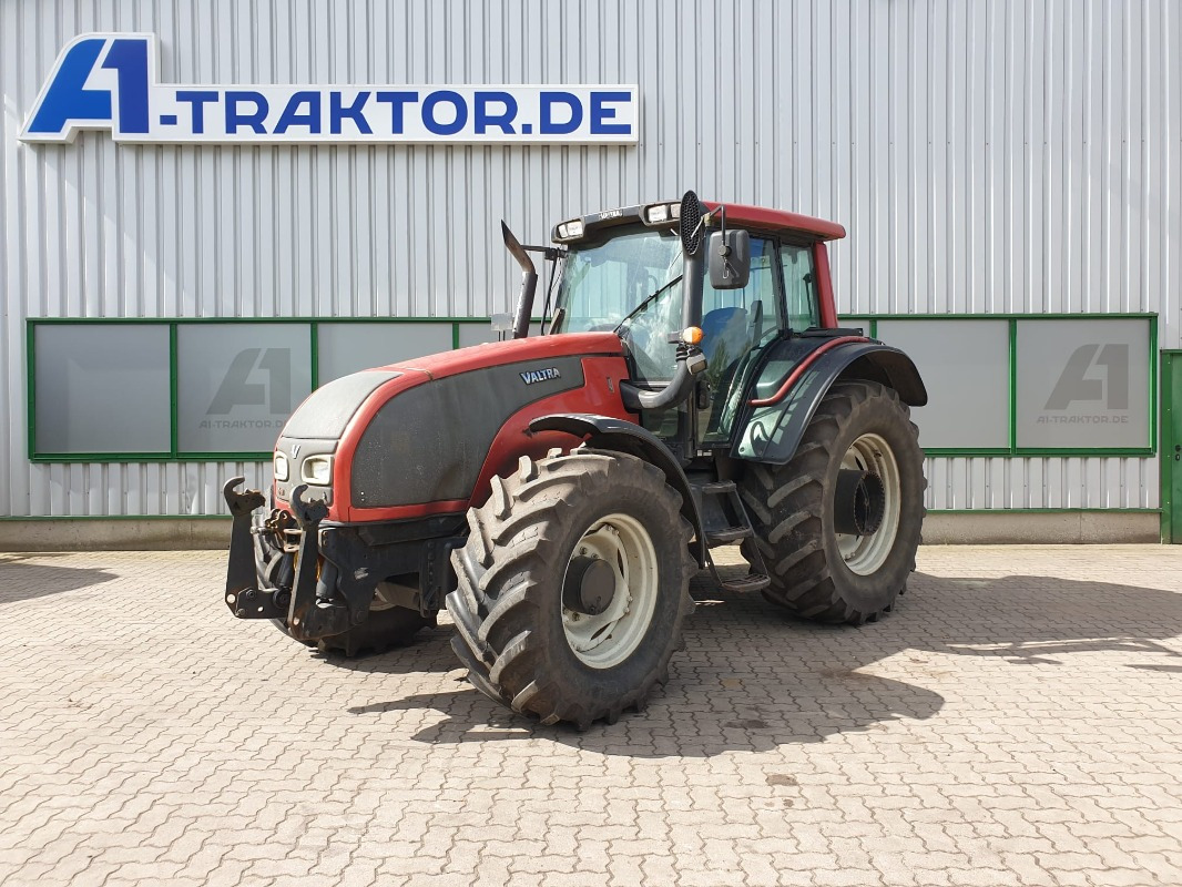 Valtra T151 - Trator: foto 1 Valtra T151 - Trator: foto 1