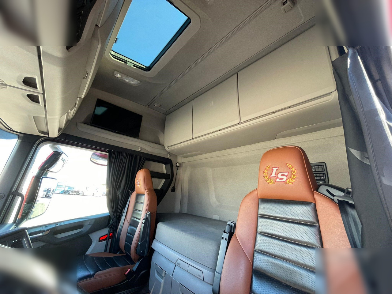 Caminhão transportador de contêineres/ Caixa móvel SCANIA R450: foto 6