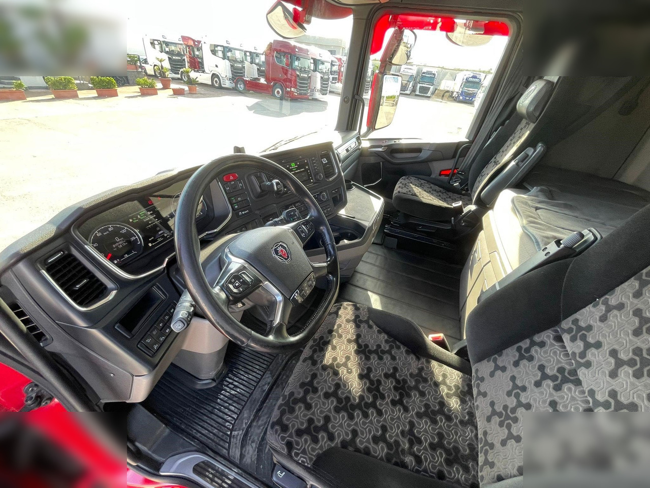 SCANIA S500 - Caminhão transportador de contêineres/ Caixa móvel: foto 4 SCANIA S500 - Caminhão transportador de contêineres/ Caixa móvel: foto 4