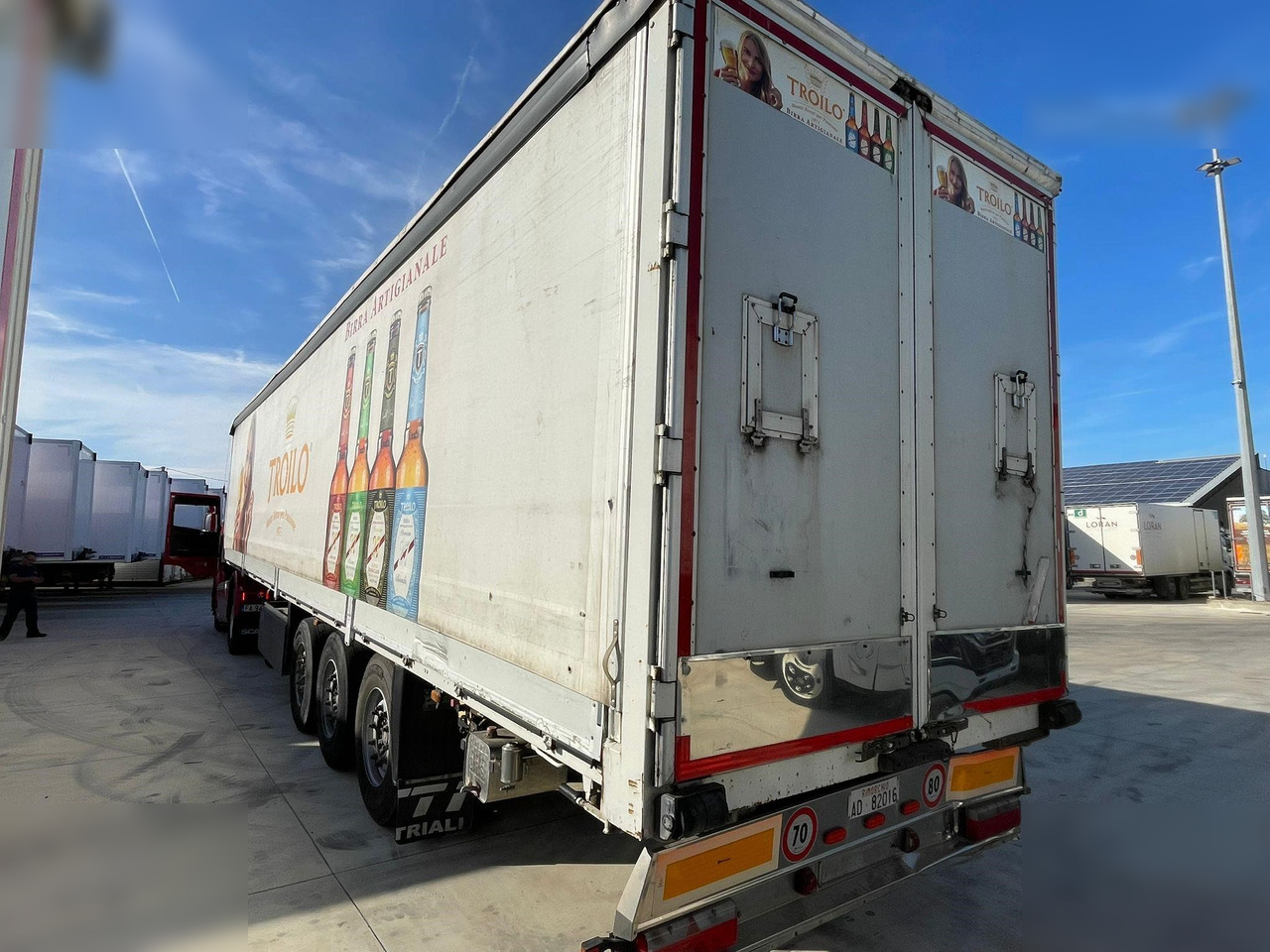SCHMITZ CARGOBULL - Semi-reboque de lona: foto 1 SCHMITZ CARGOBULL - Semi-reboque de lona: foto 1