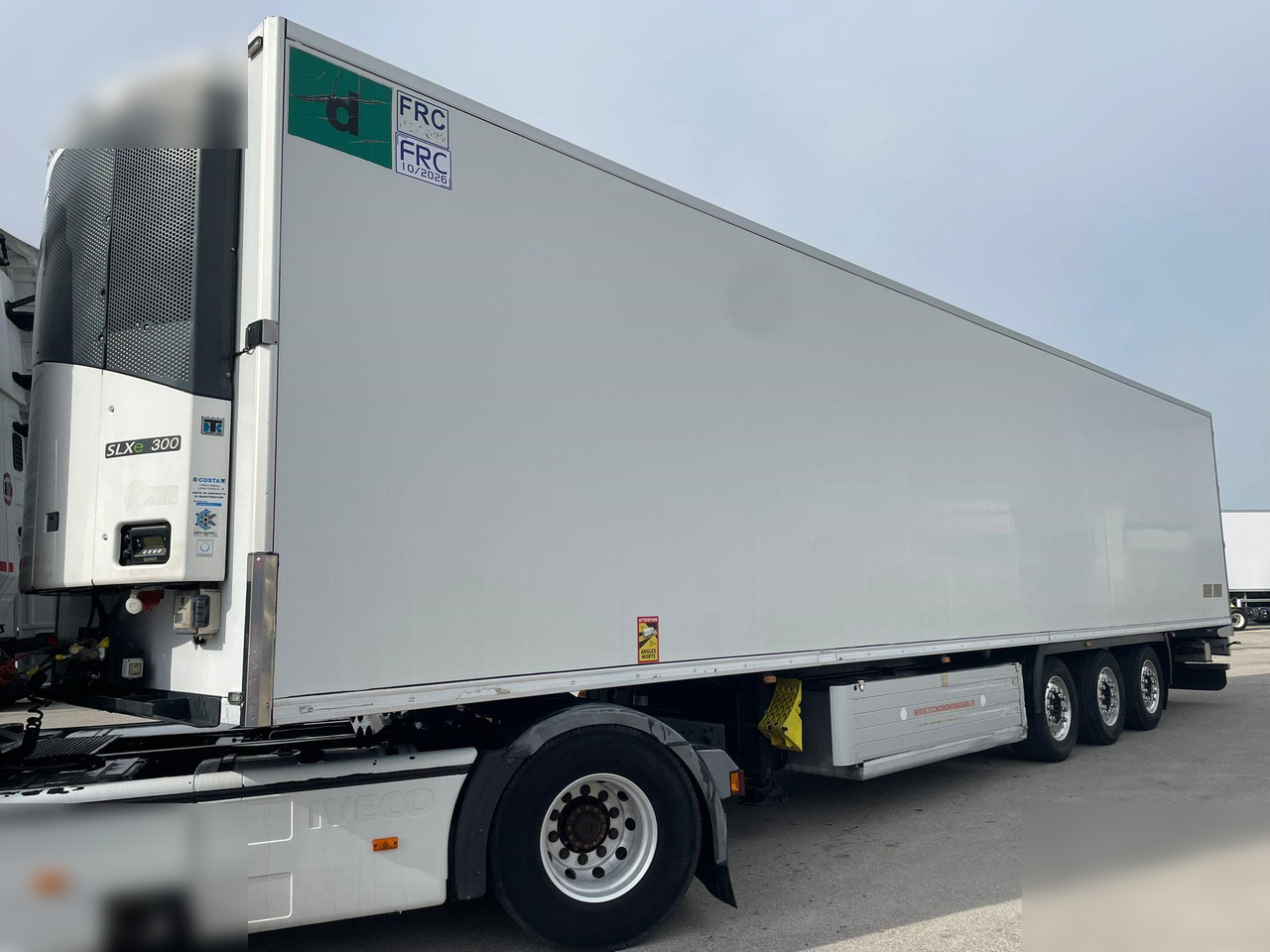 SCHMITZ - Semireboque frigorífico: foto 1 SCHMITZ - Semireboque frigorífico: foto 1