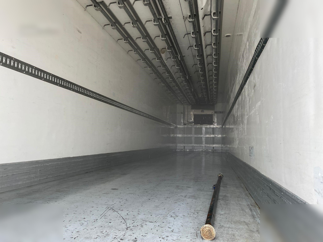 SCHMITZ - Semireboque frigorífico: foto 2 SCHMITZ - Semireboque frigorífico: foto 2