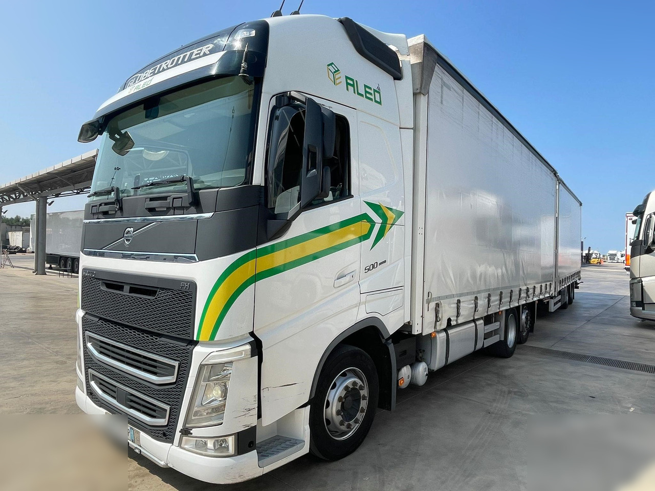 VOLVO FH13.500 - Caminhão com lona: foto 2 VOLVO FH13.500 - Caminhão com lona: foto 2