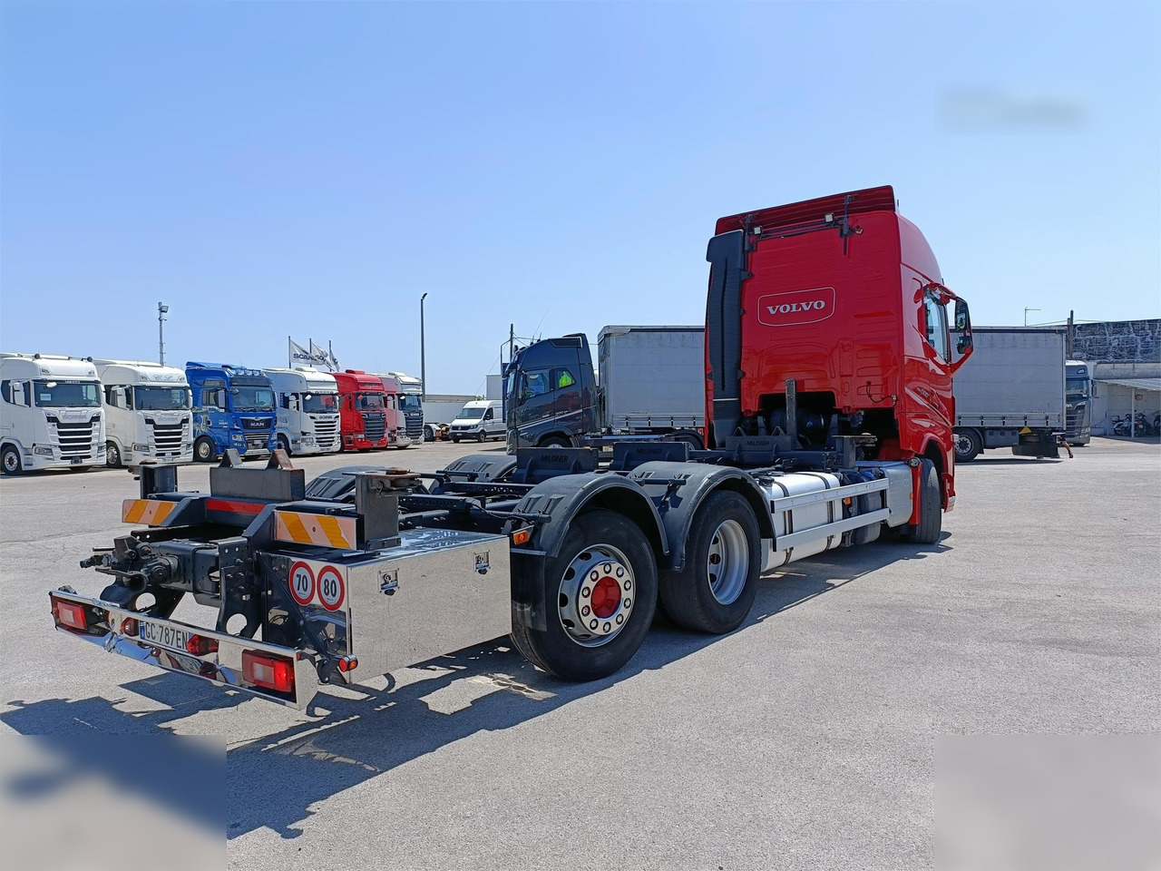 VOLVO FH500 - Caminhão transportador de contêineres/ Caixa móvel: foto 3 VOLVO FH500 - Caminhão transportador de contêineres/ Caixa móvel: foto 3