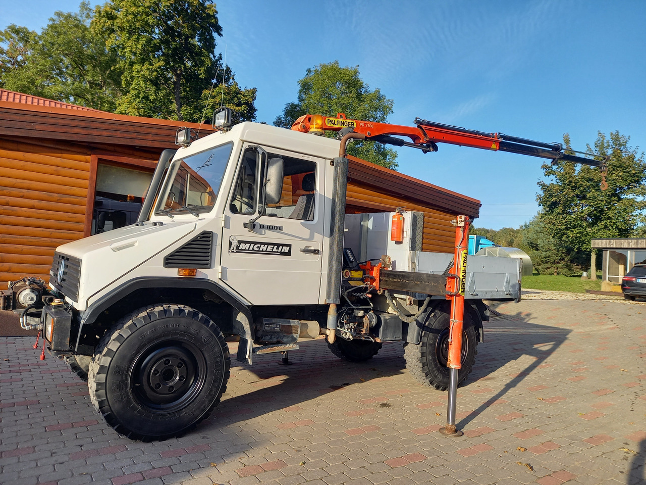 UNIMOG U100L - Caminhão grua: foto 1 UNIMOG U100L - Caminhão grua: foto 1