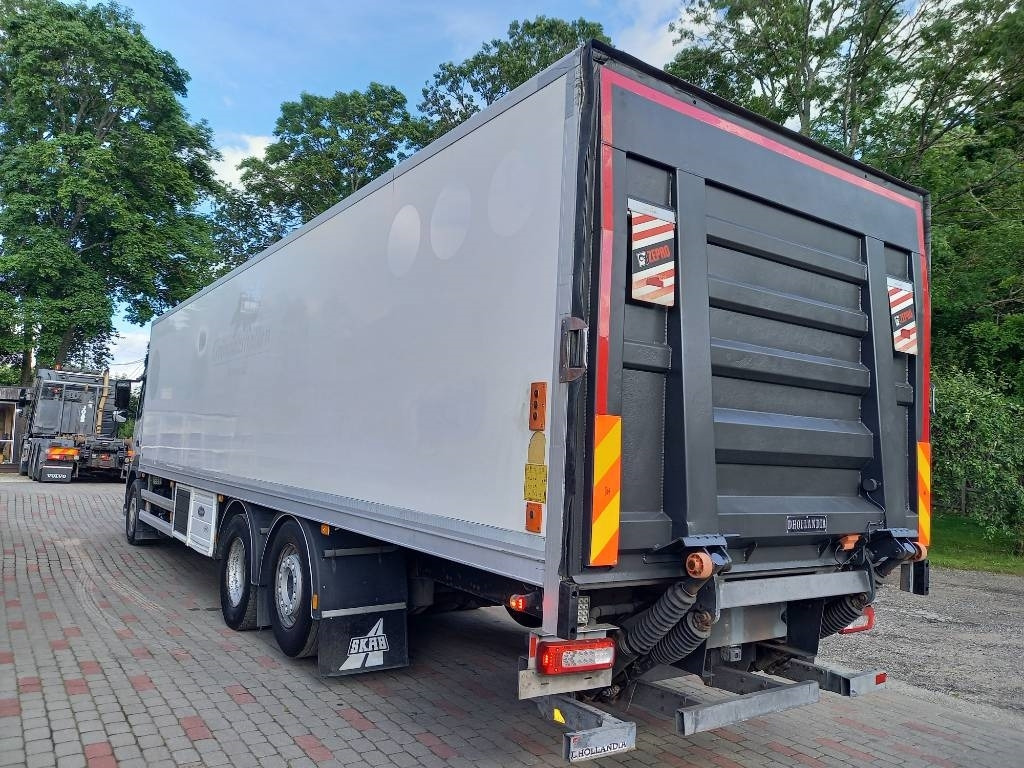 Caminhão frigorífico Volvo FM 330, 6x2, CARRIER SUPRA 950 U: foto 27