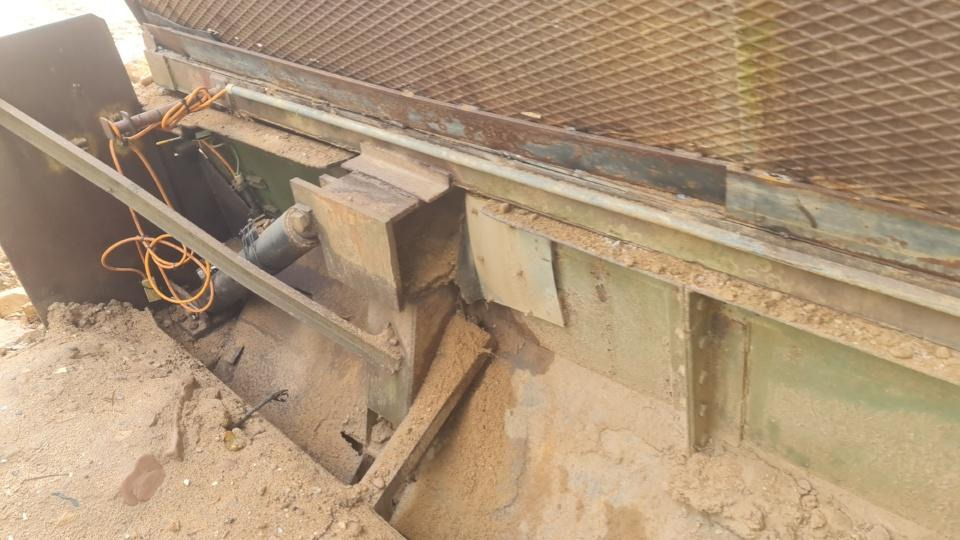 Máquina de construção Aufgabetrichter ca. 70m³: foto 8 Máquina de construção Aufgabetrichter ca. 70m³: foto 8