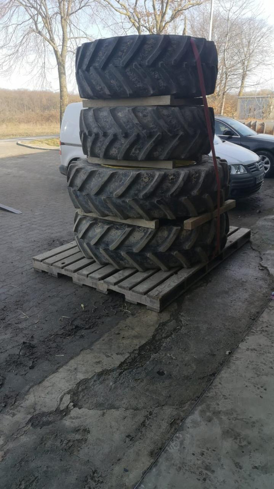 Firestone 460/85R42 480/70R30 - Pneu: foto 1 Firestone 460/85R42 480/70R30 - Pneu: foto 1