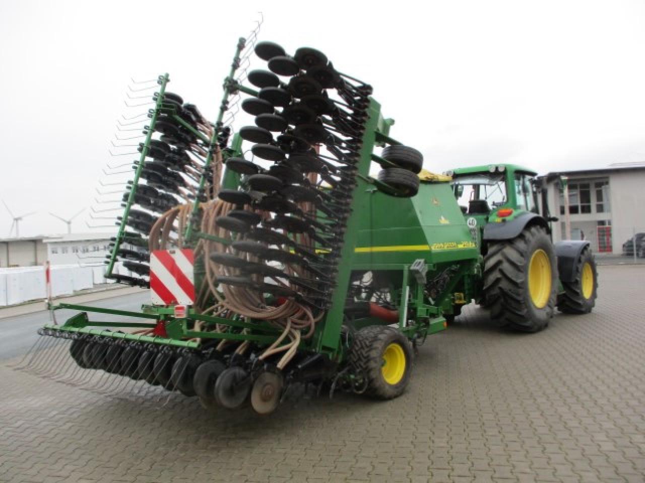 John Deere 740 A Isobus - Semeadeira: foto 4 John Deere 740 A Isobus - Semeadeira: foto 4