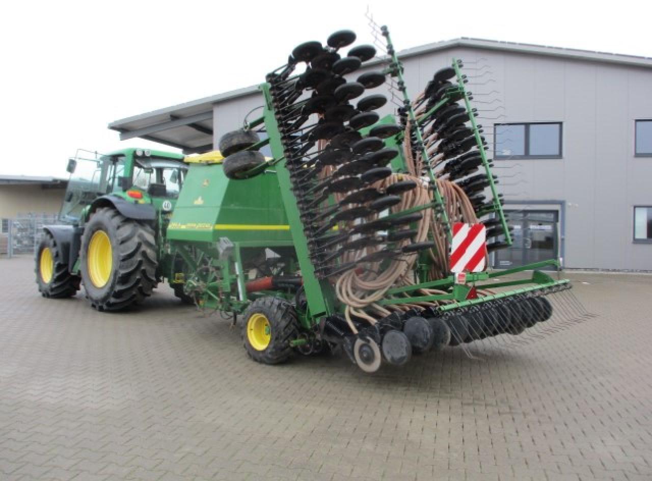 John Deere 740 A Isobus - Semeadeira: foto 2 John Deere 740 A Isobus - Semeadeira: foto 2