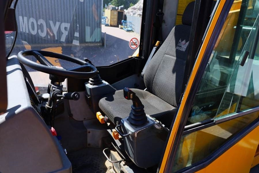 Demag AC30 City Diesel, 4x4x4 Drive, 30t Capacity, 25m M - Grua todo o terreno: foto 4 Demag AC30 City Diesel, 4x4x4 Drive, 30t Capacity, 25m M - Grua todo o terreno: foto 4