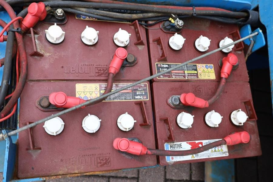 Genie GS3232 Hydraulic Outriggers, Electric, 11.75m Work - Plataforma de Tijera/ Plataforma de tesoura: foto 5 Genie GS3232 Hydraulic Outriggers, Electric, 11.75m Work - Plataforma de Tijera/ Plataforma de tesoura: foto 5