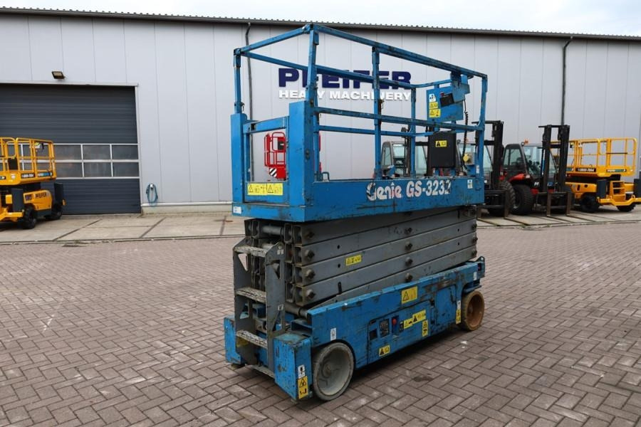Genie GS3232 Hydraulic Outriggers, Electric, 11.75m Work - Plataforma de Tijera/ Plataforma de tesoura: foto 2 Genie GS3232 Hydraulic Outriggers, Electric, 11.75m Work - Plataforma de Tijera/ Plataforma de tesoura: foto 2