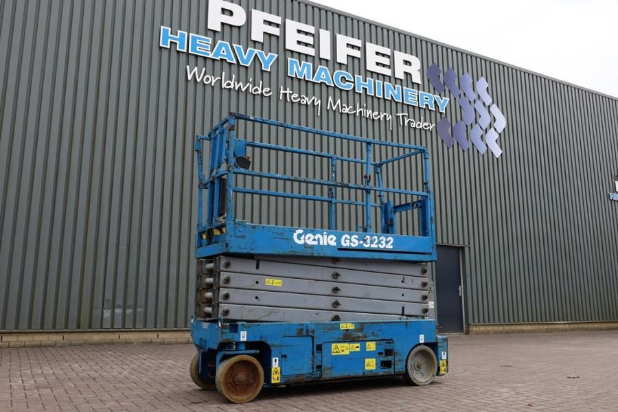 Genie GS3232 Hydraulic Outriggers, Electric, 11.75m Work - Plataforma de Tijera/ Plataforma de tesoura: foto 1 Genie GS3232 Hydraulic Outriggers, Electric, 11.75m Work - Plataforma de Tijera/ Plataforma de tesoura: foto 1