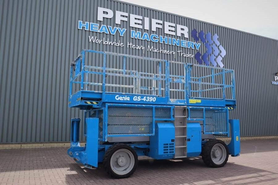 Genie GS4390 Diesel, 4x4 Drive, 15.11m Working Height 68 - Plataforma de Tijera/ Plataforma de tesoura: foto 1 Genie GS4390 Diesel, 4x4 Drive, 15.11m Working Height 68 - Plataforma de Tijera/ Plataforma de tesoura: foto 1