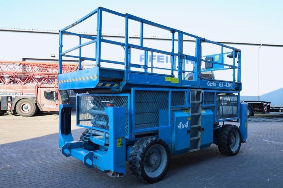 Genie GS4390 Diesel, 4x4 Drive, 15m Working Height, 680k - Plataforma de Tijera/ Plataforma de tesoura: foto 2 Genie GS4390 Diesel, 4x4 Drive, 15m Working Height, 680k - Plataforma de Tijera/ Plataforma de tesoura: foto 2