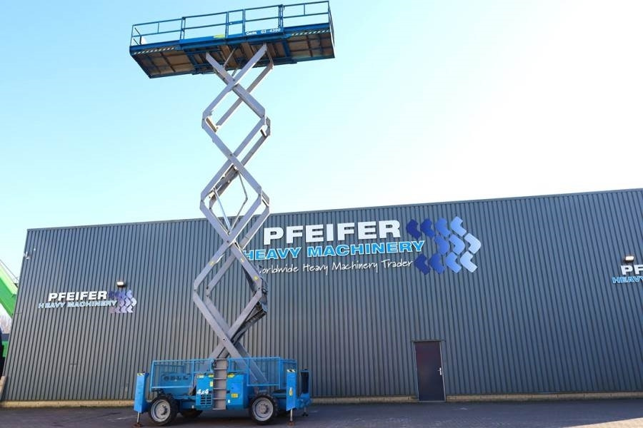 Genie GS4390 Diesel, 4x4 Drive, 15m Working Height, 680k - Plataforma de Tijera/ Plataforma de tesoura: foto 2 Genie GS4390 Diesel, 4x4 Drive, 15m Working Height, 680k - Plataforma de Tijera/ Plataforma de tesoura: foto 2