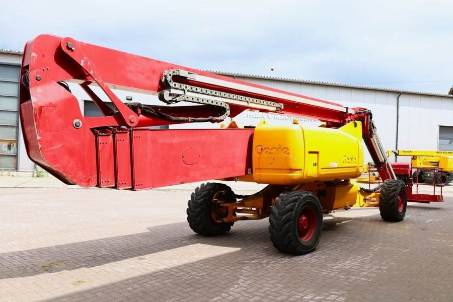 Plataforma articulada Genie Z135/70 Diesel, 4x4x4 Drive, 43m Lifting Height, 2: foto 8