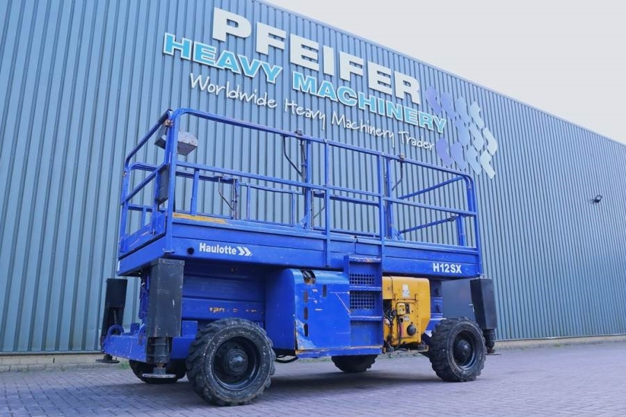 Haulotte H12SX Diesel, 4x4 Drive, 12m Working Height, 700kg - Plataforma de Tijera/ Plataforma de tesoura: foto 1 Haulotte H12SX Diesel, 4x4 Drive, 12m Working Height, 700kg - Plataforma de Tijera/ Plataforma de tesoura: foto 1