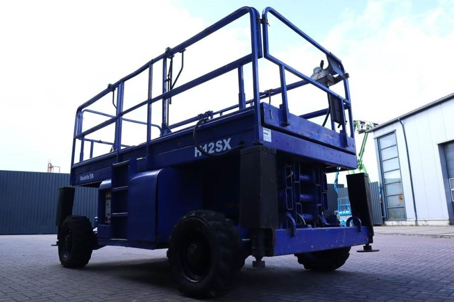 Haulotte H12SX Diesel, 4x4 Drive, 12m Working Height, 700kg - Plataforma de Tijera/ Plataforma de tesoura: foto 3 Haulotte H12SX Diesel, 4x4 Drive, 12m Working Height, 700kg - Plataforma de Tijera/ Plataforma de tesoura: foto 3