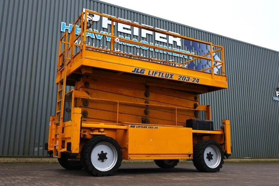 JLG 203-24 Diesel, 4x4 Drive, 22.3m Working Height, 75 - Plataforma de Tijera/ Plataforma de tesoura: foto 1 JLG 203-24 Diesel, 4x4 Drive, 22.3m Working Height, 75 - Plataforma de Tijera/ Plataforma de tesoura: foto 1