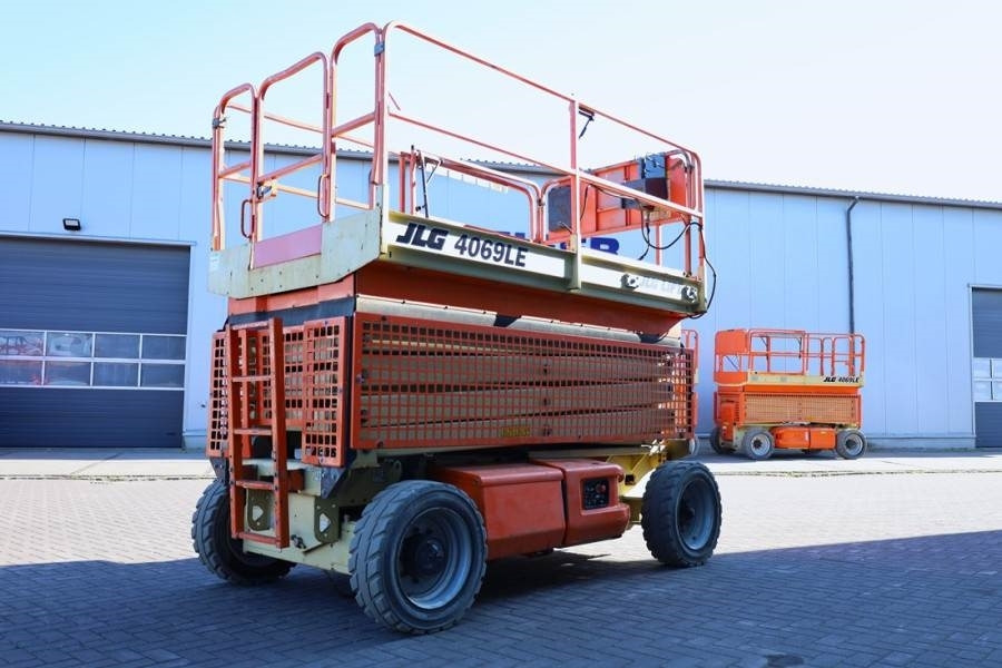 JLG 4069LE Electric, 14.2m Working Height, 360kg Capac - Plataforma de Tijera/ Plataforma de tesoura: foto 2 JLG 4069LE Electric, 14.2m Working Height, 360kg Capac - Plataforma de Tijera/ Plataforma de tesoura: foto 2